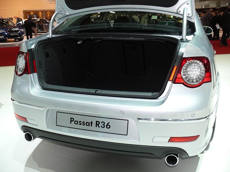 VW_Passat_R36_P1080341_800.jpg