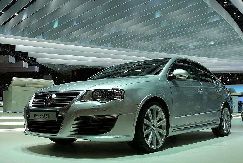 VW_Passat_R36_P1080348_800.jpg