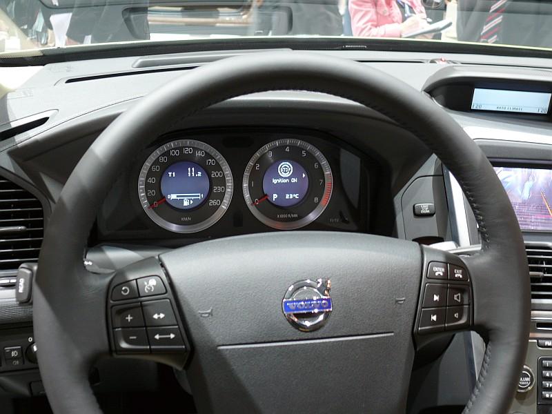 Volvo_XC60_P1080877_800.jpg